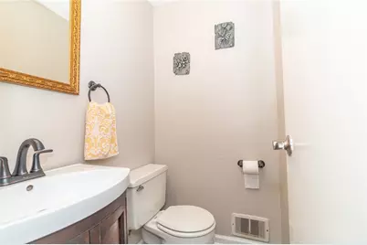 106 Larchwood Dr, Wilkins Township, PA 15145 - Photo 7