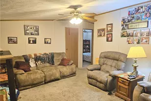 607 Amy Ln, Center Township, PA 16001 - Photo 13