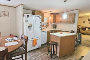 607 Amy Ln, Center Township, PA 16001 - Photo 9