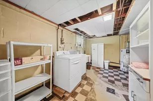 335 Roosevelt Ave, McKees Rocks, PA 15136 - Photo 17
