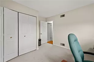 1012 Hamlin Dr, Bethel Park, PA 15102 - Photo 27