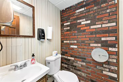 210 W Pike St, Canonsburg, PA 15317 - Photo 23