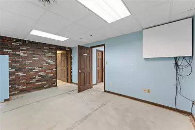 210 W Pike St, Canonsburg, PA 15317 - Photo 9