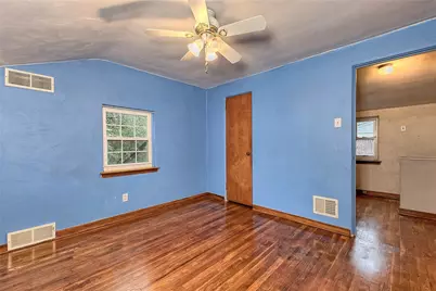 929 Roland Road, Wilkins Township, PA 15221 - Photo 17