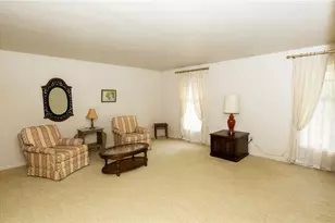 419 Oxford Dr, Greensburg, PA 15601 - Photo 5