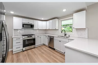 749 Pershing St, Ellwood City, PA 16117 - Photo 9