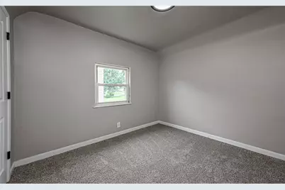 749 Pershing St, Ellwood City, PA 16117 - Photo 15