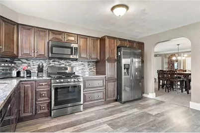 804 Highland Ave, Pitcairn, PA 15140 - Photo 11