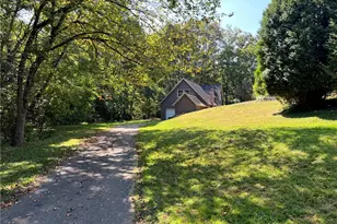 470 Donohoe Rd, Hempfield Township, PA 15601 - Photo 25