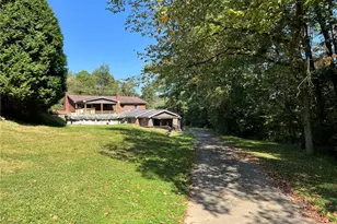 470 Donohoe Rd, Hempfield Township, PA 15601 - Photo 31