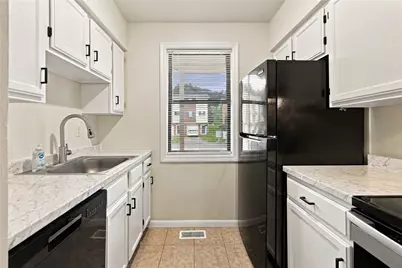 187 Woodhaven Dr, Seven Fields Boro, PA 16046 - Photo 9