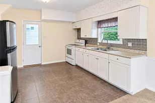 108 Wallace Ave, Leechburg Boro, PA 15656 - Photo 3