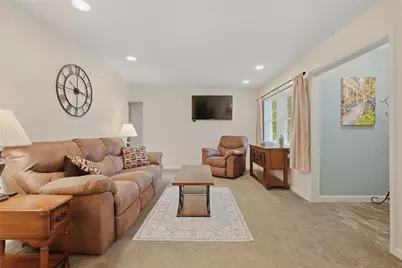 120 Maria Ln, Zelienople, PA 16063 - Photo 9
