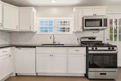 284 Jonquil Pl, Pittsburgh, PA 15228 - Photo 9