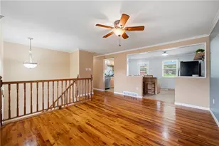 102 August Dr, Robinson Twp, PA 15108 - Photo 5