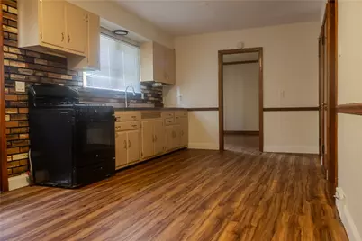 6929 Monroe Ave, West Mifflin, PA 15122 - Photo 7