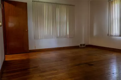 6929 Monroe Ave, West Mifflin, PA 15122 - Photo 13