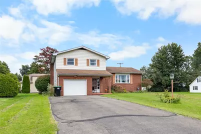 130 Todd Ave, Hermitage, PA 16148 - Photo 1