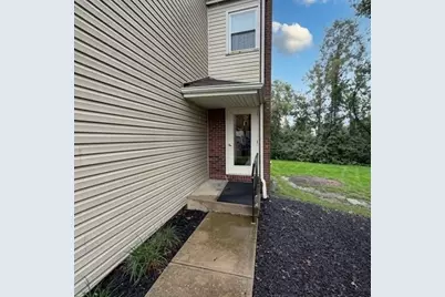 1704 Kenzie Dr, Robinson Twp, PA 15205 - Photo 3
