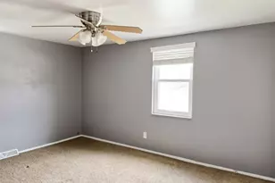 5110 Fieldcrest Dr, Pittsburgh, PA 15236 - Photo 7