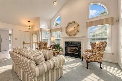 2203 Hunt Club Dr, Hempfield Township, PA 15601 - Photo 3