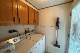 238 Kingston Ln, White Township, PA 15701 - Photo 17