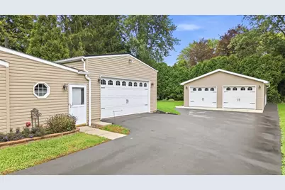 3760 Morefield Rd, Hermitage, PA 16148 - Photo 3