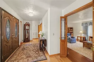12 Market Ct, Bradford Woods, PA 15015 - Photo 3