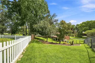 164 Lansdowne Dr, Moon/Crescent Twp, PA 15108 - Photo 23