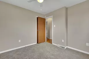 1306 Lincoln Dr, Center Township, PA 15061 - Photo 13