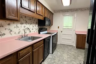 856 Mt Hood Dr, Pittsburgh, PA 15239 - Photo 7