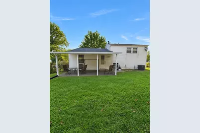 856 Mount Hood Dr, Pittsburgh, PA 15239 - Photo 17