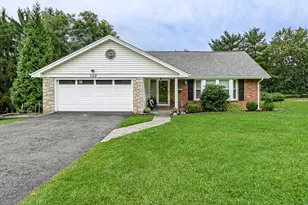120 Ambleside Dr, Ross Twp, PA 15237 - Photo 1