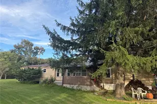 216 Lakeview Cir, Middlesex Township, PA 16059 - Photo 1
