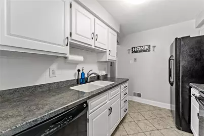 395 Hemlock Ct, Ross Twp, PA 15237 - Photo 13