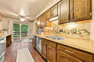 304 Springwater Ct, Moon/Crescent Twp, PA 15108 - Photo 7