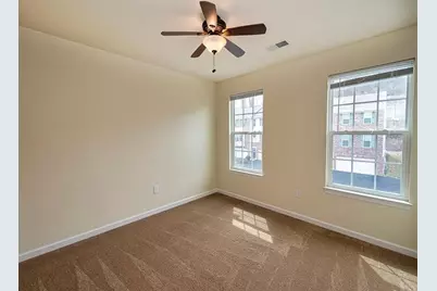261 Broadstone Dr, Adams Township, PA 16046 - Photo 11