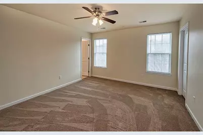 261 Broadstone Dr, Adams Township, PA 16046 - Photo 9