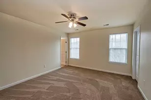 261 Broadstone Dr, Adams Township, PA 16046 - Photo 9