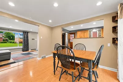 425 Elaine Dr, Pittsburgh, PA 15236 - Photo 9