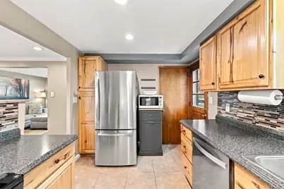 425 Elaine Dr, Pittsburgh, PA 15236 - Photo 11