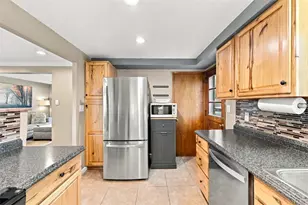 425 Elaine Dr, Pittsburgh, PA 15236 - Photo 11