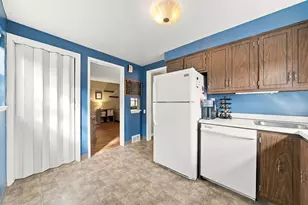 221 Orchard Spring Rd, Scott Township, PA 15220 - Photo 7