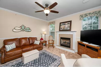 242 Adams Pointe Boulevard #10, Adams Township, PA 16046 - Photo 9