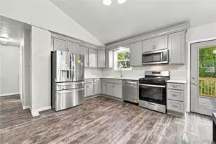 3265 Dorothy St, Lower Burrell, PA 15068 - Photo 3