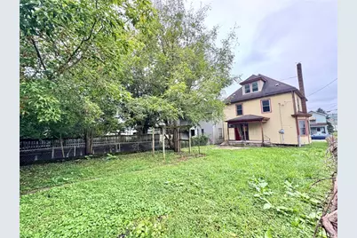 1101 Pollock Ave, New Castle, PA 16101 - Photo 13