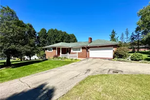 22 Meadowbrook Dr, Neshannock Township, PA 16105 - Photo 3