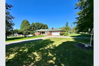 22 Meadowbrook Dr, Neshannock Township, PA 16105 - Photo 5