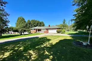 22 Meadowbrook Dr, Neshannock Township, PA 16105 - Photo 5