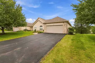 6085 Triple Crown Cir, Hempfield Township, PA 15601 - Photo 1